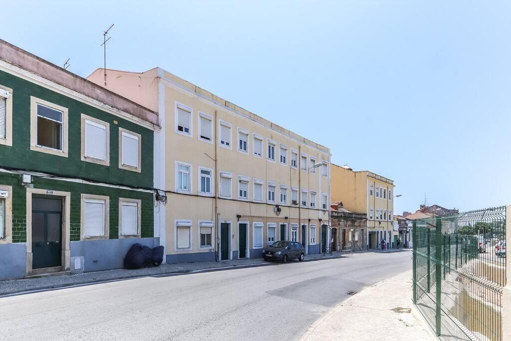 Vita Portucale ! Bright Campo Ourique W/ Terrace ลิสบอน ภายนอก รูปภาพ
